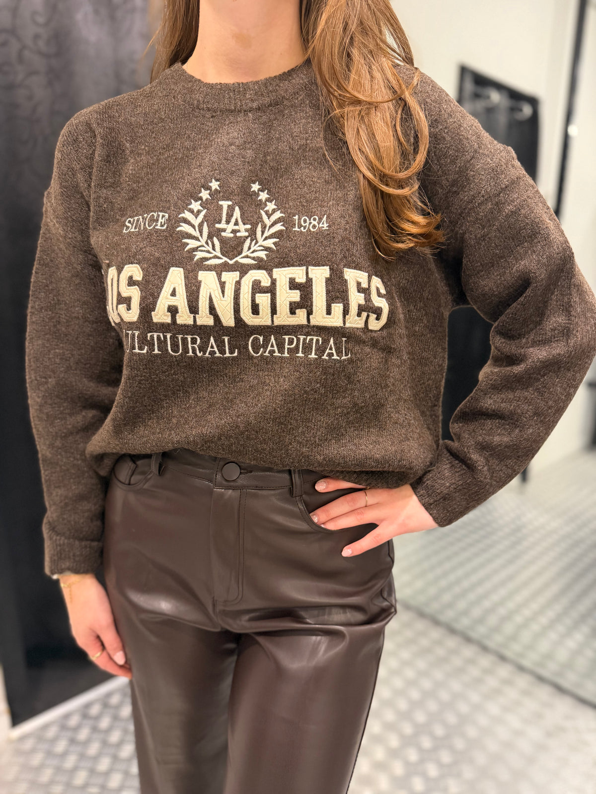 LA brown knitted wear