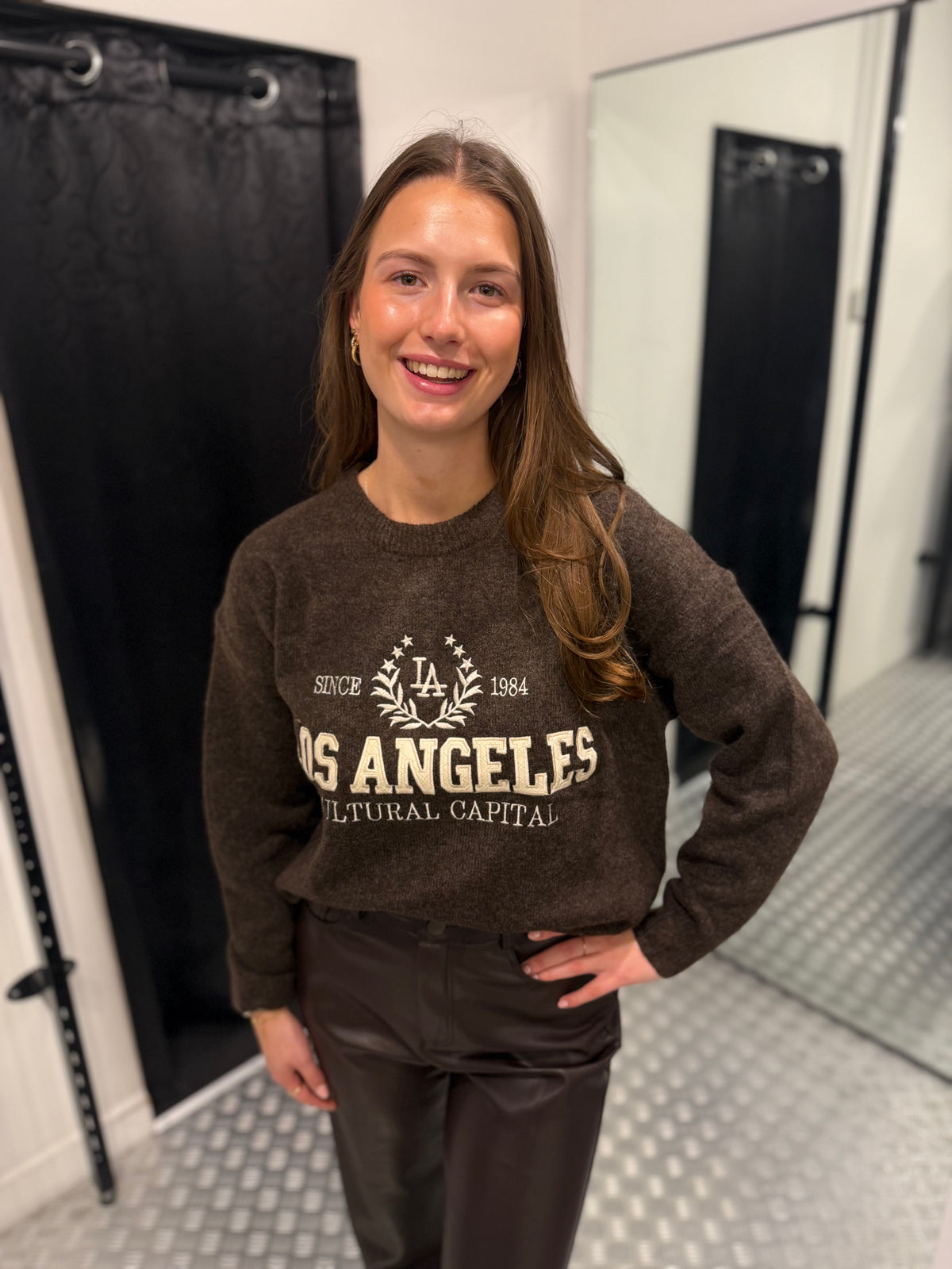 LA brown knitted wear
