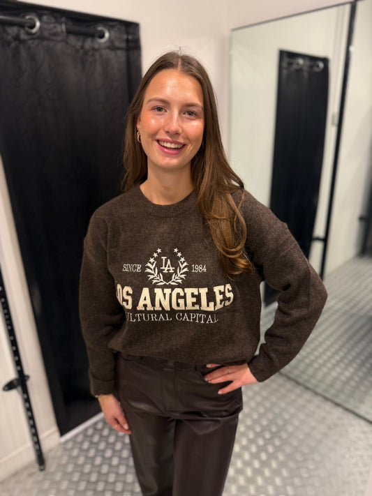 LA brown knitted wear