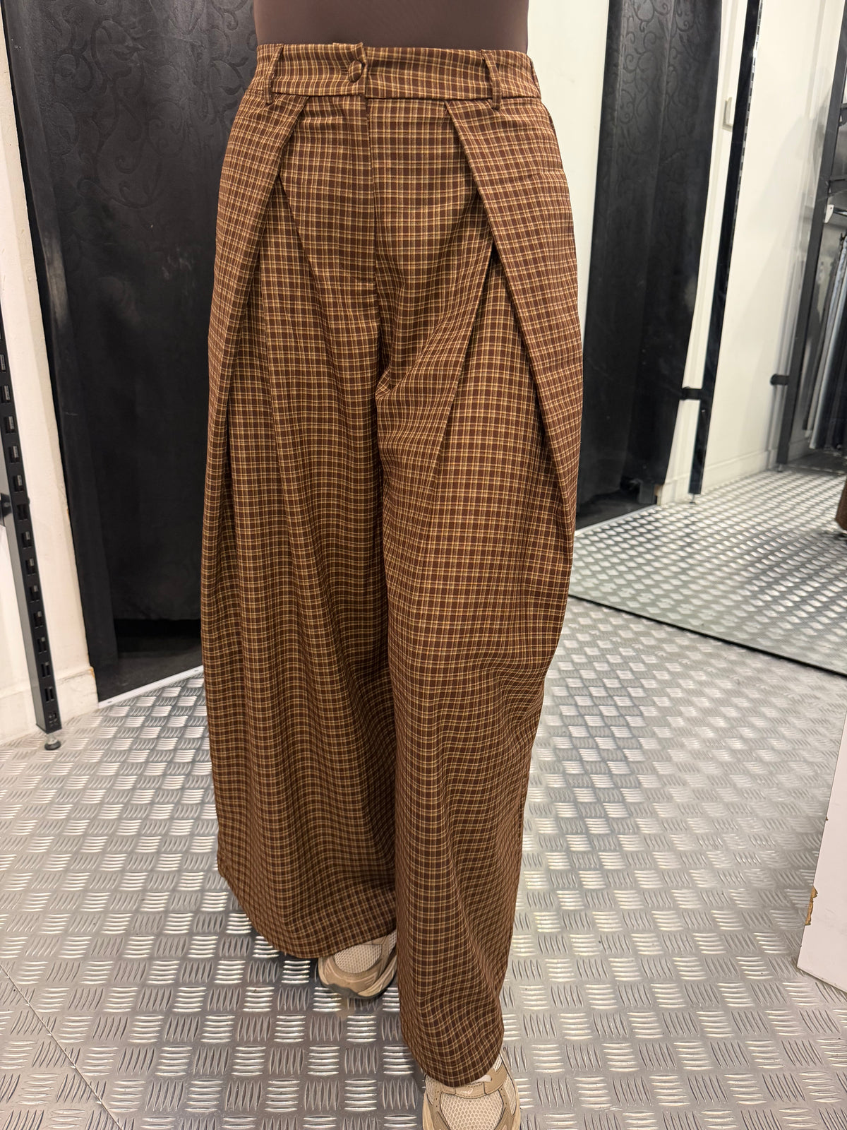 Squared loose fit pants