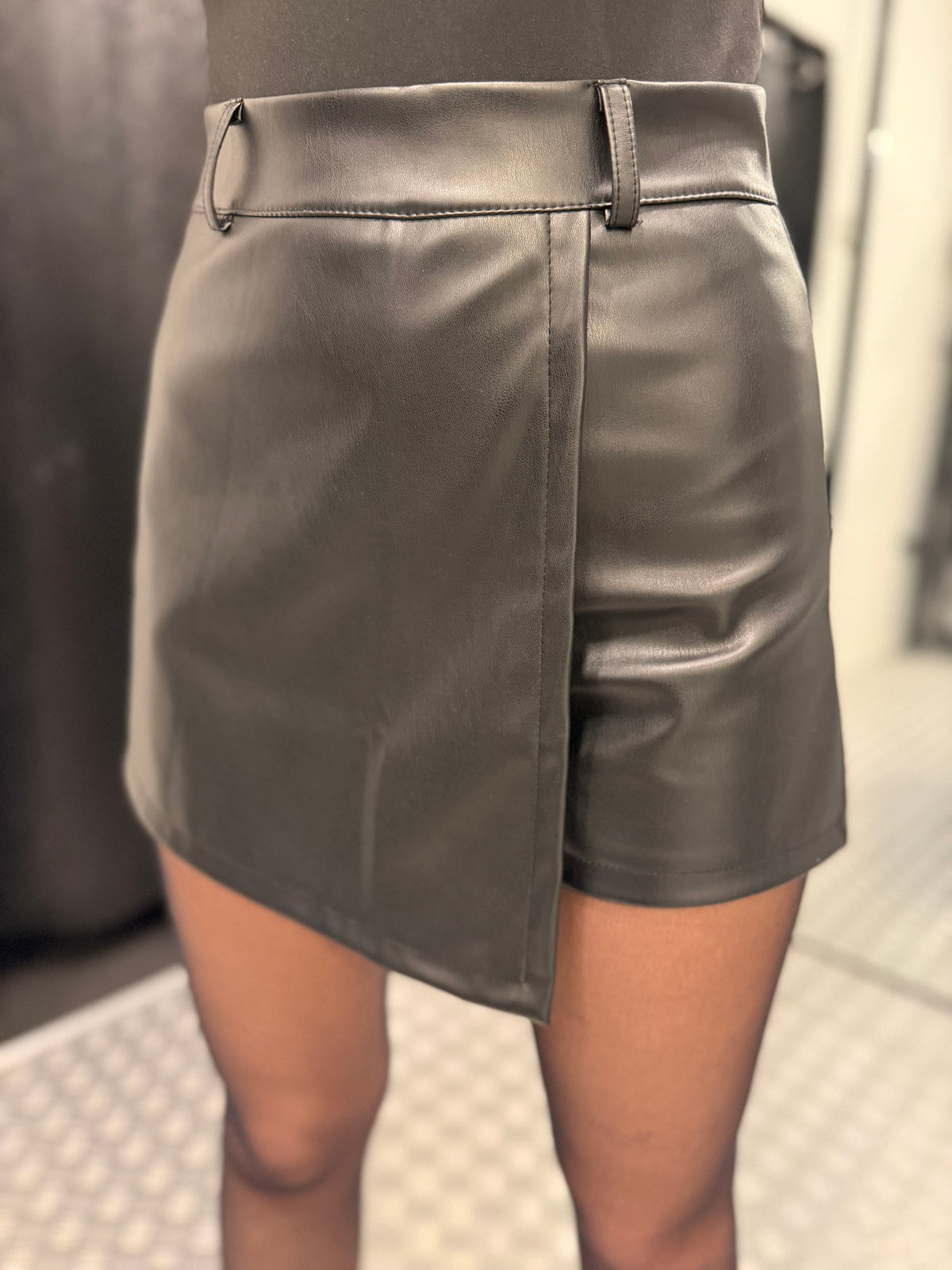 Brown leatherlook skort