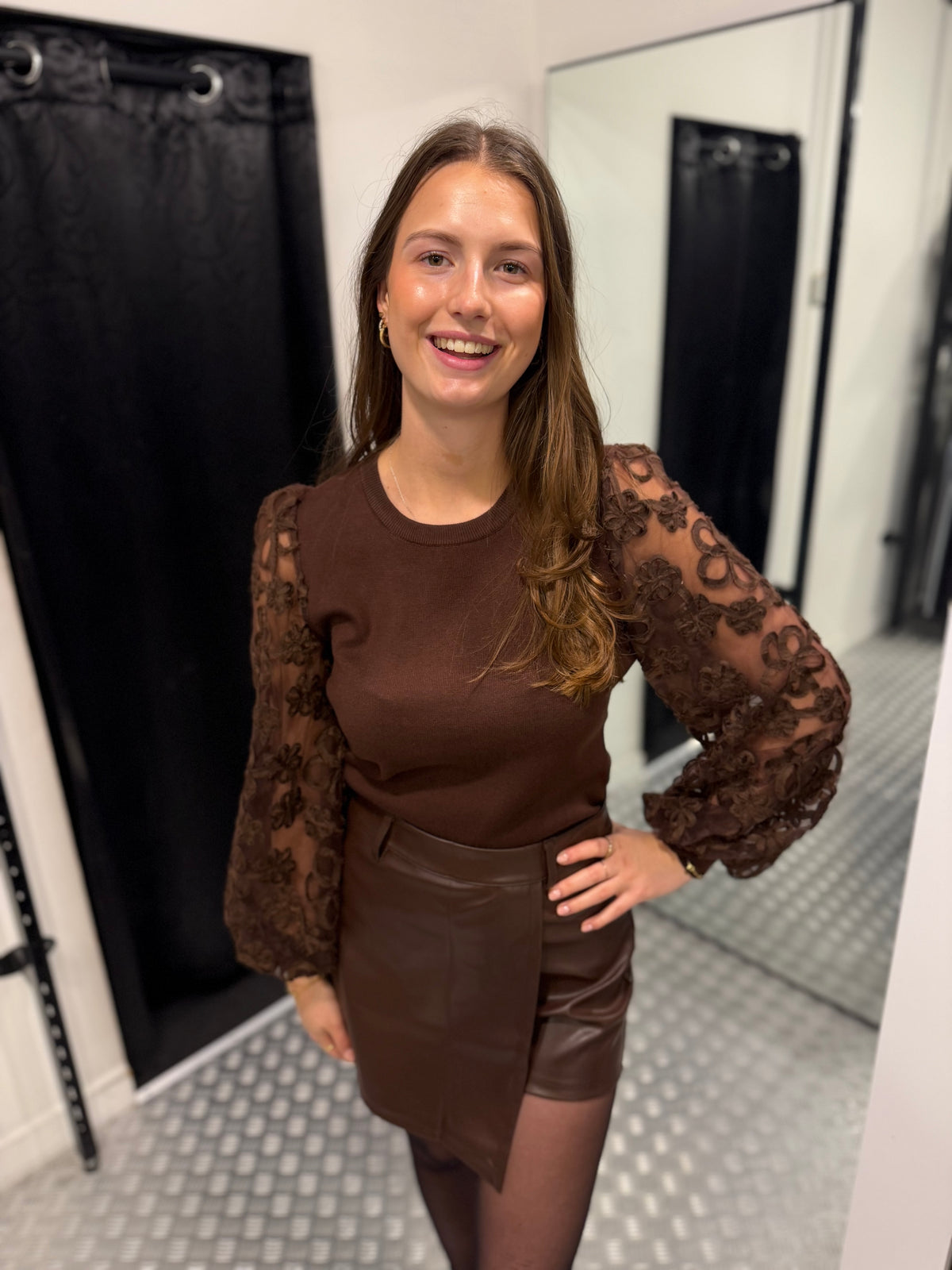 Brown clara flower top