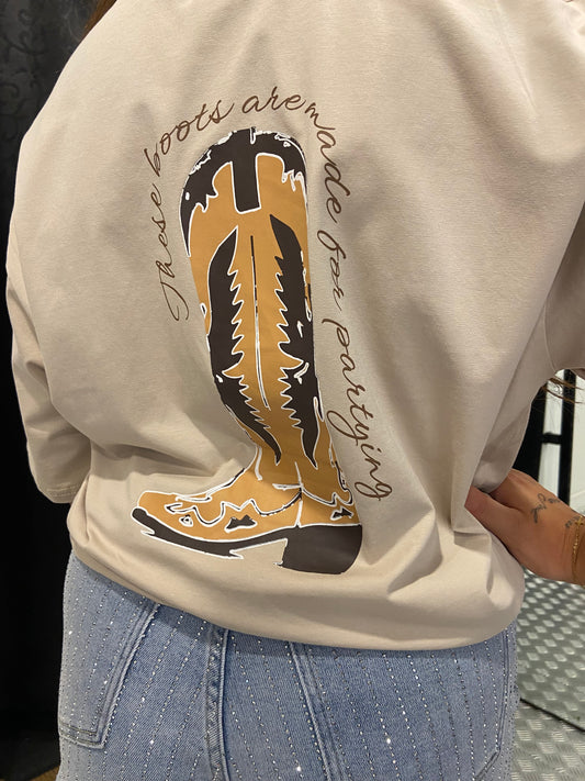Boots beige shirt