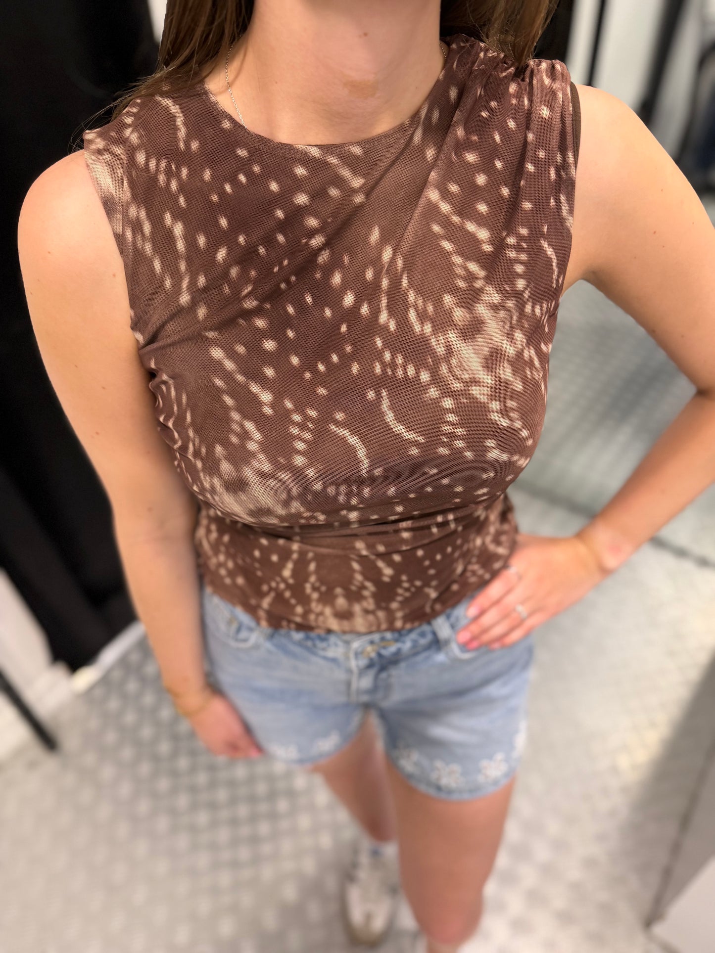 Brown marble mesh top