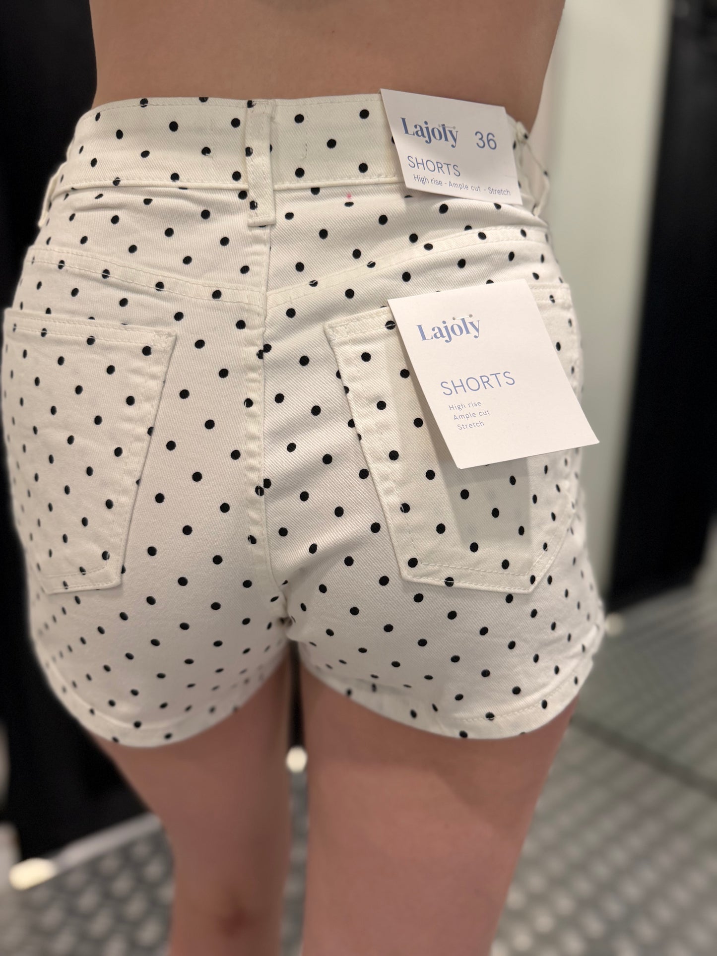 Dot white short