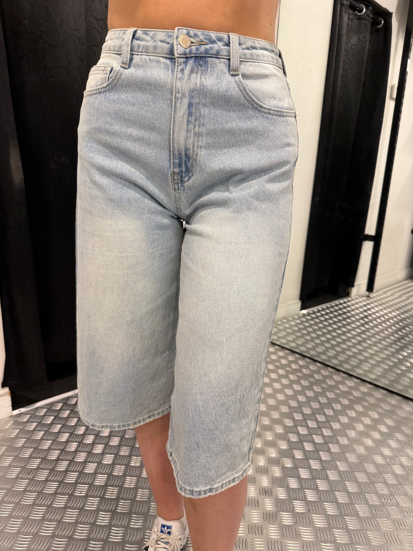 Lichtblauwe denim jort laulia
