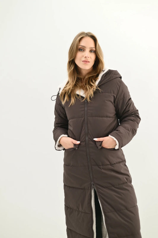 Bruine lange winterjas
